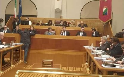 Consiglio Abruzzo, ok Milleproroghe e Defr, voti centrodestra
