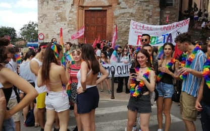 In migliaia all'Umbria Pride a Perugia