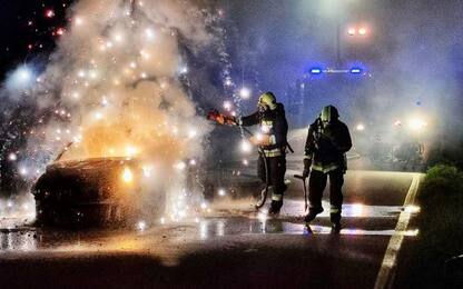 Auto in fiamme a Termeno, salvo il conducente