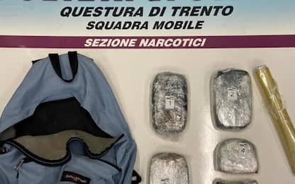 Droga: 2,5 chili di eroina nello zaino, un arresto a Trento