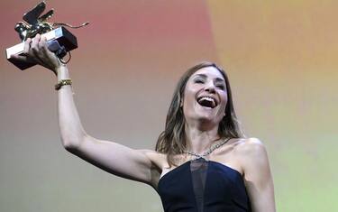 Leone d’oro a "L’Événement" di Audrey Diwan. Tre premi per l’Italia