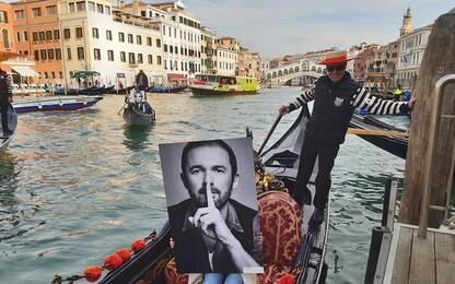 Violenza donne: a Venezia flash mob in gondola