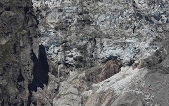 Il ghiacciaio di Planpincieux (circa 500.000 metri cubi) situato tra i 2.600 e i 2.800 metri di quota, che sta scivolando a valle a causa dello sbalzo di temperature degli ultimi giorni, Courmayeur, 6 Agosto 2020. ANSA/FONDAZIONE MONTAGNA SICURA