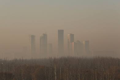 In Cina tempesta sabbia e smog. Pechino avvolta da nebbia gialla