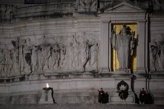 LÕAltare della Patria a luci spente in occasione di "M'illumino di menoÓ, la Giornata del risparmio energetico e degli stili di vita sostenibili. Roma, 26 marzo 2021. ANSA/CLAUDIO PERI