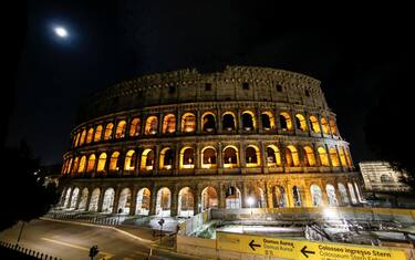 Earth Hour, un'ora al buio per l'emergenza climatica. VIDEO