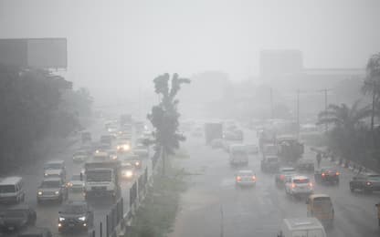 Allarme smog in India, Delhi chiude le scuole una settimana