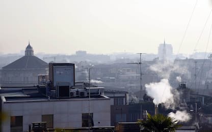 Milano, porta in tribunale Comune e Regione: smog mi ha fatto ammalare