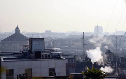 Milano, porta in tribunale Comune e Regione: smog mi ha fatto ammalare