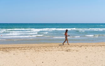 Walk on the beach of Marina di Vasto. Abruzzo. Italy. Europe. (Photo by: Mauro Flamini/REDA&CO/Universal Images Group via Getty Images)