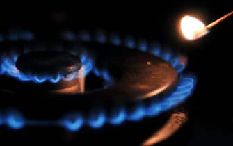 20090228 - ROMA - FIN - TARIFFE GAS IN CALO DA APRILE. Considerevoli cali delle tariffe di gas e luce sono previsti per il mese di aprile, a causa del diminuito costo del petrolio.          ANSA/ GUIDO MONTANI