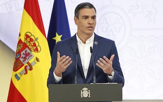 epa10097014 Spanish Prime Minister Pedro Sanchez delivers a speech to take stock of the political year before the break for holidays at La Moncloa Palace, in Madrid, Spain, 29 July 2022. The final stage of the term of office begins in September.  EPA/Chema Moya