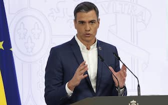 epa10097012 Spanish Prime Minister Pedro Sanchez delivers a speech to take stock of the political year before the break for holidays at La Moncloa Palace, in Madrid, Spain, 29 July 2022. The final stage of the term of office begins in September.  EPA/Chema Moya