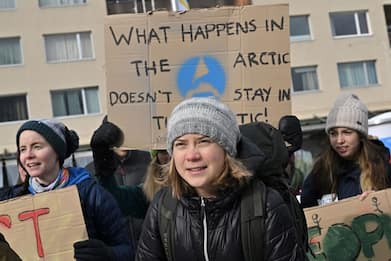 Davos, Greta Thunberg a manifestazione Fridays for Future. VIDEO