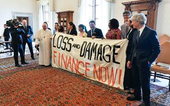 Il Papa in Vaticano insieme alla delegazione dei leader della lotta al cambiamento climatico