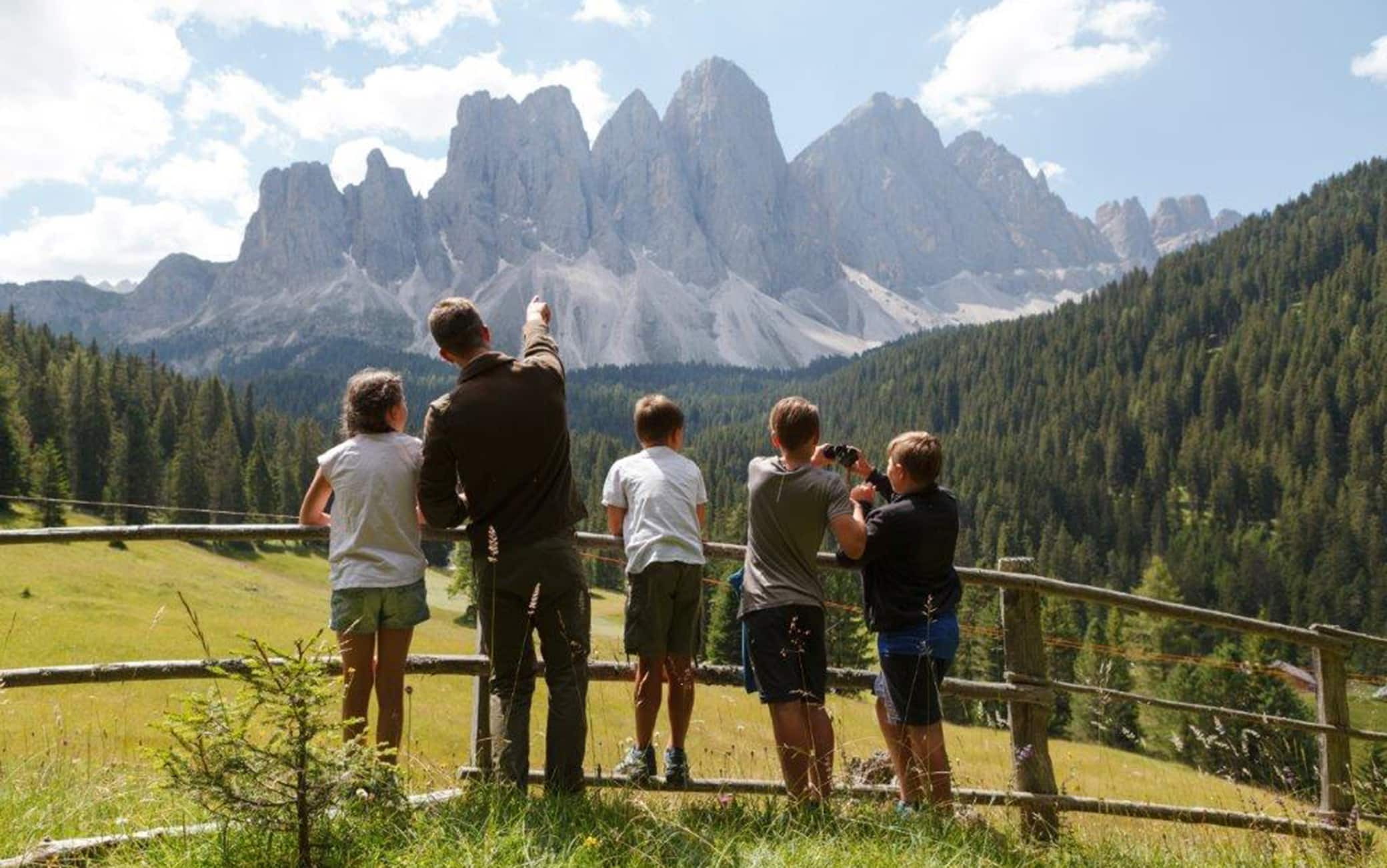 Val di Funes, alla scoperta della “Perla dell’Alto Adige” tra sostenibilità e turismo slow Sky Val di Funes, alla scoperta della “Perla dell’Alto Adige” tra sostenibilità e turismo slow Sky