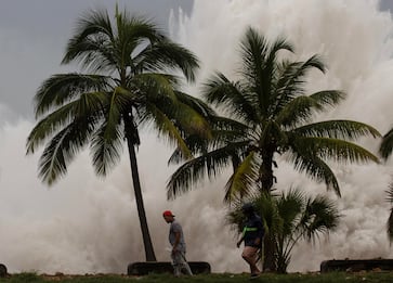 Uragano Beryl, 7 morti nei Caraibi. In serata atteso in Messico. VIDEO