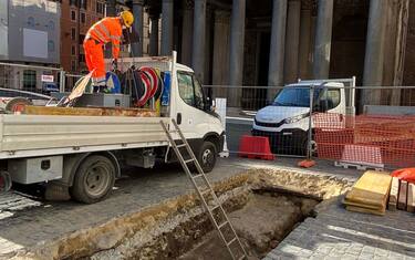 Pantheon, a Roma riportata alla luce l'antica pavimentazione