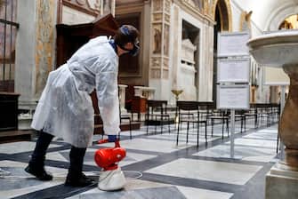 Sanification of the Basilica of Santa Maria in Trastevere during the Phase Two of coronavirus lockdown in Rome, Italy, 11 May 2020. ANSA/RICCARDO ANTIMIANI
