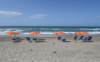 Capocotta - simulazione apertura spiagge con regole di prevenzione per il Covid 19. Spiaggia Libera attrezzata Mediterranea