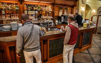 Bar in via Paleocapa in occasione della riapertura dopo il lockdown a causa del coronavirus Covid-19, Milano, 18 maggio 2020.  Ansa/Matteo Corner