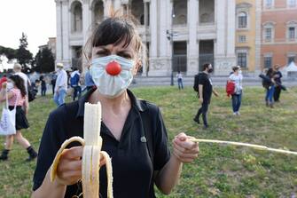 Flash mob dei lavoratori dello spettacolo dal vivo in piazza San Giovanni contro le disposizioni del DPCM per l’emergenza Coronavirus (Luigi Mistrulli/Fotogramma, Roma - 2020-05-18) p.s. la foto e' utilizzabile nel rispetto del contesto in cui e' stata scattata, e senza intento diffamatorio del decoro delle persone rappresentate