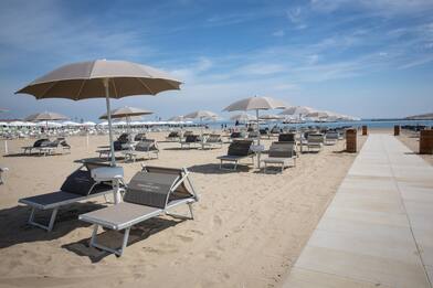Estate, dopo il Covid si torna alla normalità: le regole in spiaggia