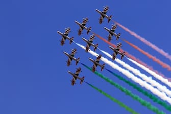 Italian Air Forces aerobatic demonstration team, the Frecce Tricolori, as they fly over the cathedral in Milan, Italy, 25 May 2020. From today the Frecce Tricolori will draw it every day in the Italian sky, flying over all the regions. It will be a big hug to the Italians which will close in Rome on June 2nd for the Republic Day. ANSA/SALMOIRAGO