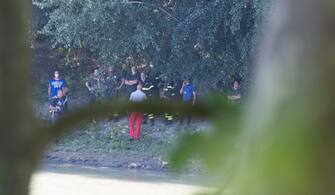 Recovery and rescue operations after a two-seater aircraft crashed into the Tiber river in Rome, Italy, 25 May 2020. One of the two people on board the aircraft that fell into the Tiber was rescued. According to what has been learned, it would be the instructor who managed to get out of the plane before he sank. Among the first hypotheses, that there was an attempt to ditch the pilot before the aircraft sank.?
ANSA/PERI PERCOSSI