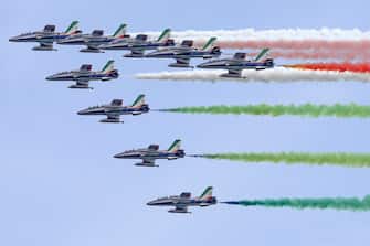 The aerobatic demonstration team 'Frecce Tricolori ' of the Italian Air Force, leaving green, white, and red smoke trails, flies in formation above Naples, southern Italy, 28 May 2020. Starting from 25 May 2020, the Frecce Tricolori are performing every day in the skies throughout Italy as part of the 74th anniversary celebrations of the founding of the Italian Republic and to pay homage to the areas most affected by the coronavirus disease (COVID-19) pandemic. The initiative will end on 02 June in Rome on the occasion of the Republic Day (Italian National Day). 
ANSA/ CIRO FUSCO