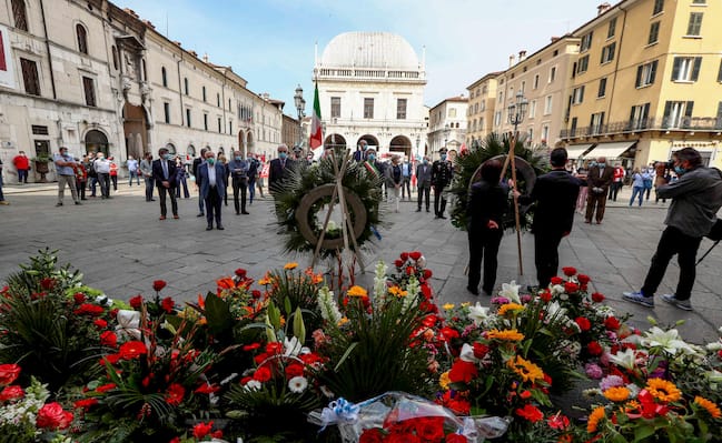 Piazza Della Loggia, A Brescia La Commemorazione Della Strage Avvenuta ...