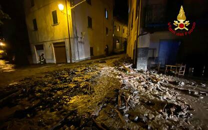 Maltempo nel Bolognese, smottamenti e strade come torrenti. FOTO