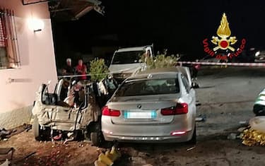Il luogo del frontale tra due auto che ha causato 4 vittime nel Bolognese, 6 giugno 2020. Le vittime sono tre tunisini residenti nel Modenese, che erano a bordo di una macchina, e una bambina di 9 anni di Crevalcore, che si trovava sull'altro mezzo. Due persone sono rimaste ferite.
ANSA/ VIGILI DEL FUOCO
+++ ANSA PROVIDES ACCESS TO THIS HANDOUT PHOTO TO BE USED SOLELY TO ILLUSTRATE NEWS REPORTING OR COMMENTARY ON THE FACTS OR EVENTS DEPICTED IN THIS IMAGE; NO ARCHIVING; NO LICENSING +++