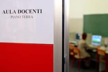 Scuola, sciopero dei docenti e dirigenti Sisa: "Assumere i precari"