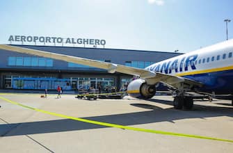 ALGHERO, ITALY - SEPTEMBER 9: Ryan Air passenger jet at Alghero Airport on September 9, 2014 in Cagliari, Sardinia Italy. (Photo by EyesWideOpen/Getty Images)