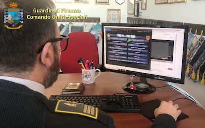 Pirateria, la Gdf oscura 56 server per abbonamenti pay tv illegali