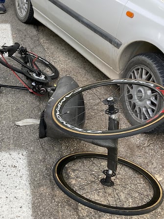 Alex Zanardi's handbike after the road accident occurred in the province of Siena, during one of the stages of the relay of Obiettivo tricolore, a journey that sees the participants among Paralympic athletes in handbikes, bikes or Olympic wheelchairs, 19 June 2020.
ANSA