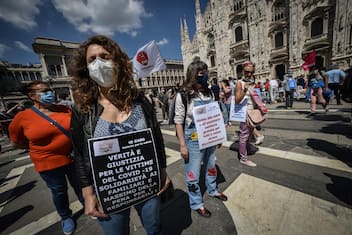 Coronavirus: a Milano protesta contro Regione per gestione emergenza
