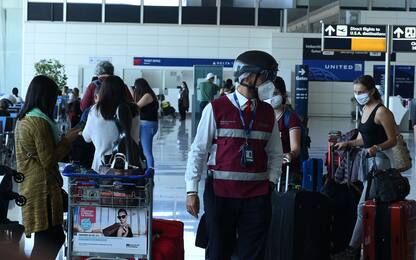 Coronavirus, apertura delle frontiere: ripartono gli aeroporti. FOTO