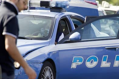 Genova, auto travolge gruppo giovani. Conducente arrestato