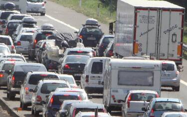 Liguria, auto ribaltate in A7 e in A12: code e feriti