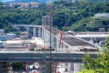 A general view of the new Genoa motorway bridge construction site, in Genoa, northern Italy, 28 May 2020. The new bridge is under construction after the Morandi highway bridge partially collapsed on 14 August 2018, killing a total of 43 people.  ANSA/LUCA ZENNARO