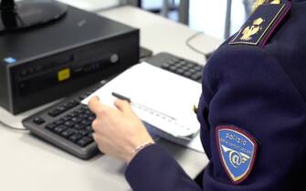Furto WhatsApp, polizia postale