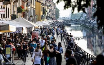 The Milanese nightlife along the Navigli and the Darsena during phase 2 of the Coronavirus emergency, in Milan, northern Italy, 22 May 2020. It is not time for youth street parties known as 'movida' or else the coronavirus infection curve may start heading back up again, Italian Premier Giuseppe Conte said Wednesday. Italy is gradually easing lockdown measures implemented to stem the spread of the SARS-CoV-2 coronavirus that causes the COVID-19 disease. 
ANSA/ MOURAD BALTI TOUATI
