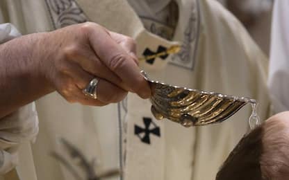 Vescovo del Casertano rinuncia ad avere padrini e madrine ai battesimi