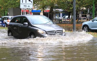 Allagamenti a Milano, dove il fiume Seveso e' esondato a causa del violento nubifragio che si e' abbattuto sulla citta', 24 luglio 2020. ANSA / PAOLO SALMOIRAGO