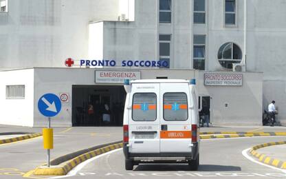 Accusa di tentato omicidio per donna che ha gettato acido su marito