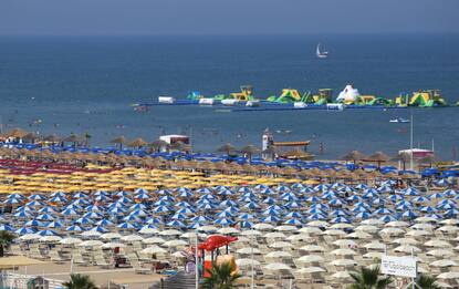 Ferragosto 2020, a Rimini spiagge sold out tra cene e relax. FOTO