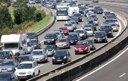 Rientro vacanze, primo controesodo: traffico intenso sulle autostrade