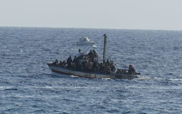 Migranti, arrivati a Lampedusa tre barconi con a bordo 187 persone